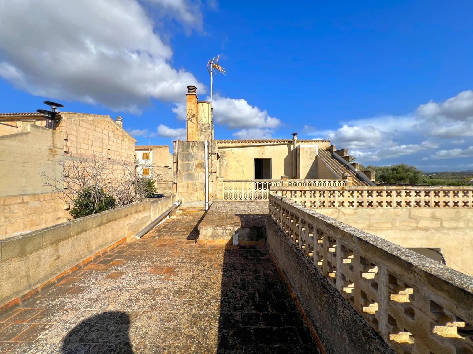 5 bedroom Townhouse for sale in Campos with garage - € 460,000 (Ref: 9387871)