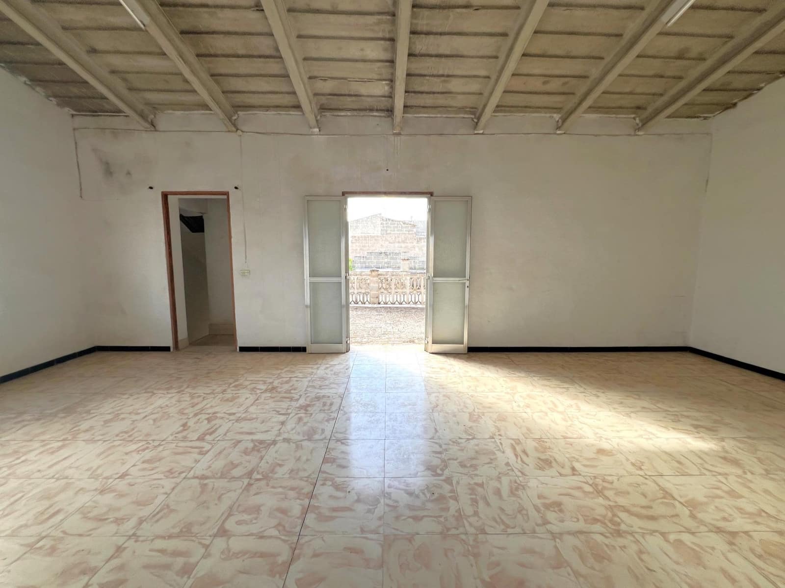 5 soveværelse Byhus til salg i Campos med garage - € 460.000 (Ref: 9387871)