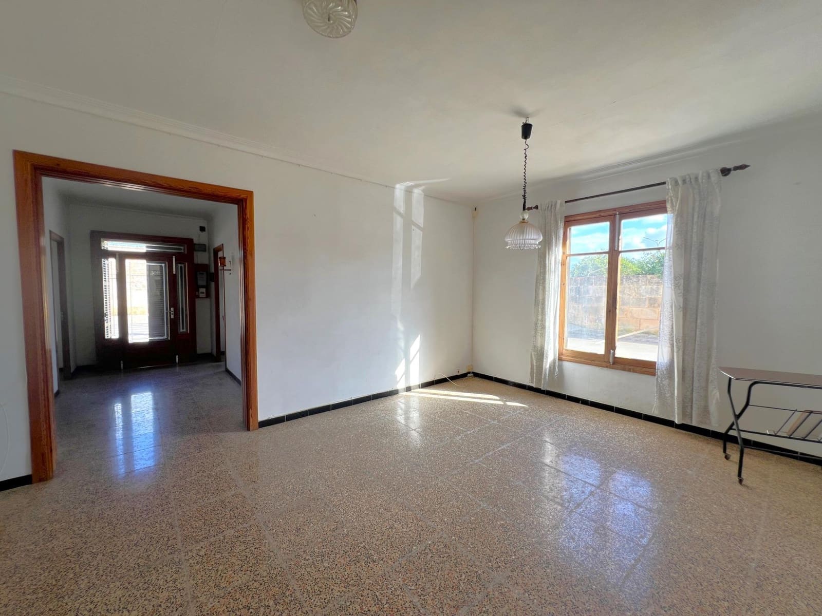 5 bedroom Townhouse for sale in Campos with garage - € 460,000 (Ref: 9387871)