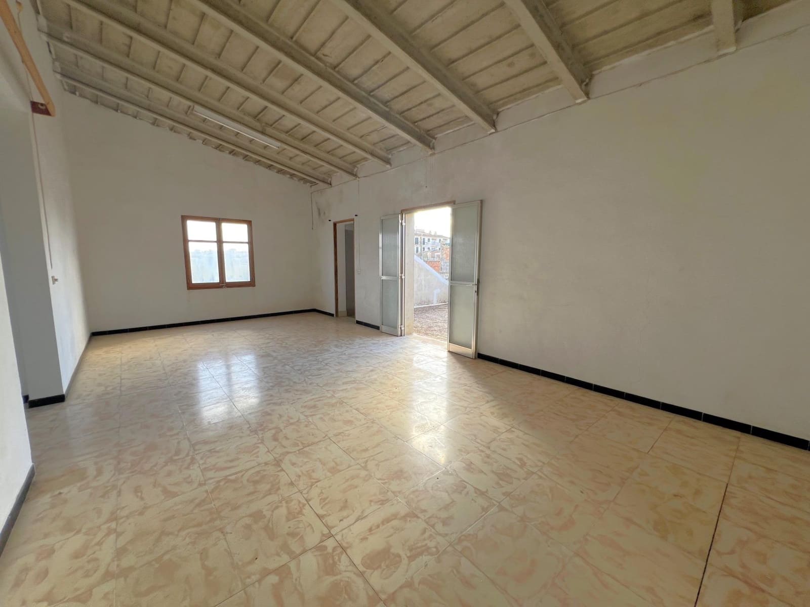 5 soveværelse Byhus til salg i Campos med garage - € 475.000 (Ref: 9387871)