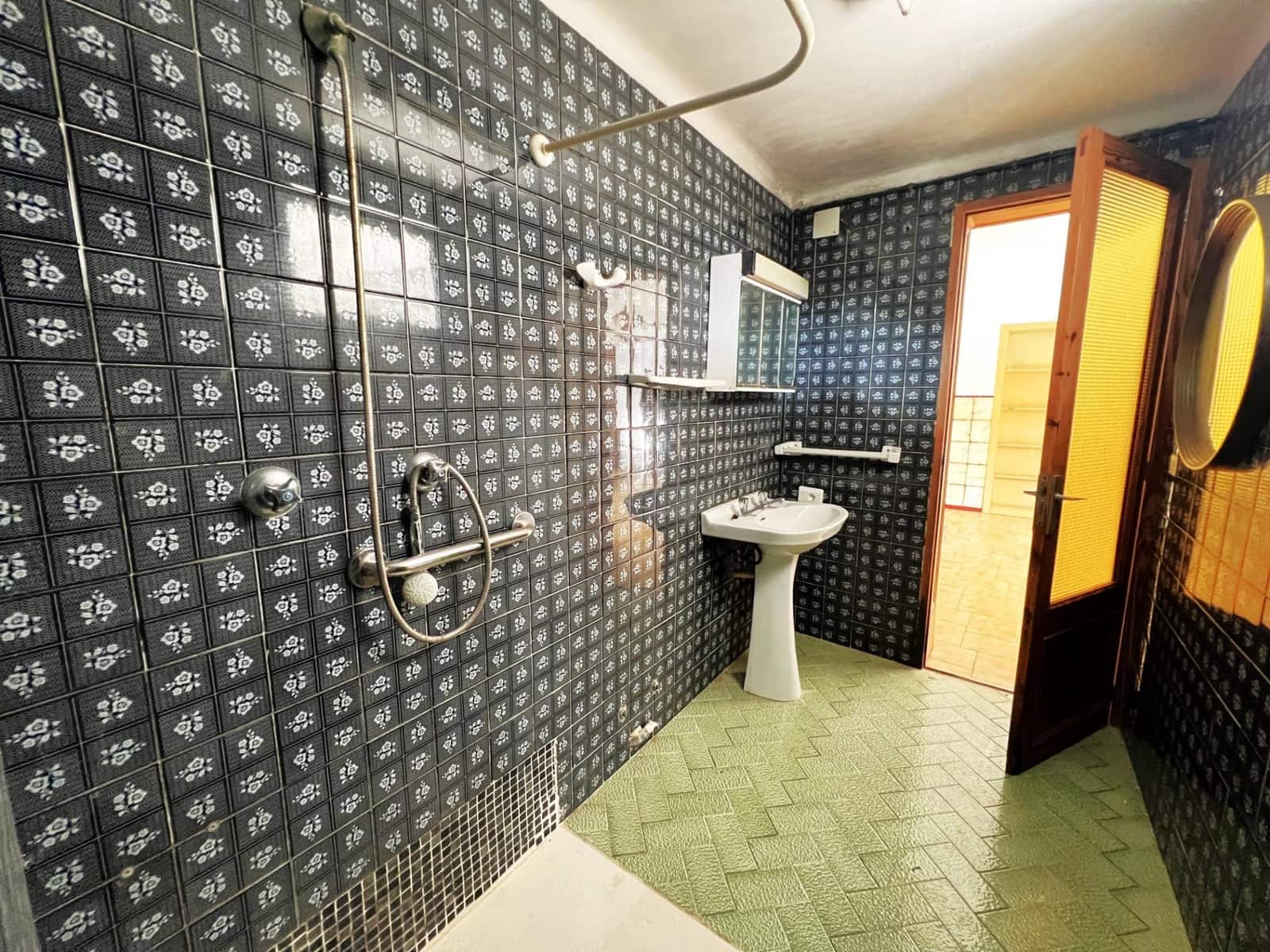 5 bedroom Townhouse for sale in Campos with garage - € 475,000 (Ref: 9387871)