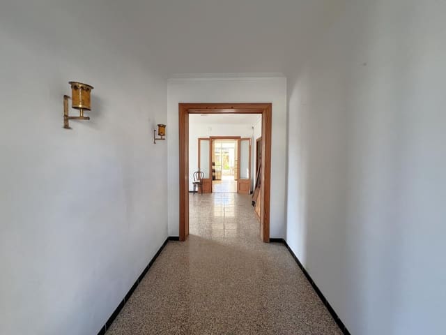 5 soveværelse Byhus til salg i Campos med garage - € 475.000 (Ref: 9387871)