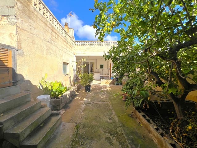 5 soveværelse Byhus til salg i Campos med garage - € 475.000 (Ref: 9387871)
