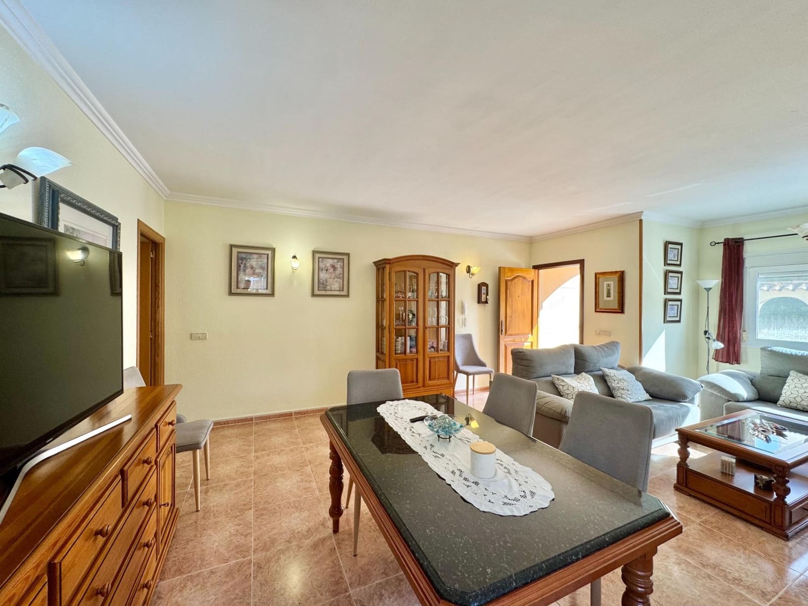 4 bedroom Townhouse for sale in Son Ferrer - € 749,000 (Ref: 9403379)