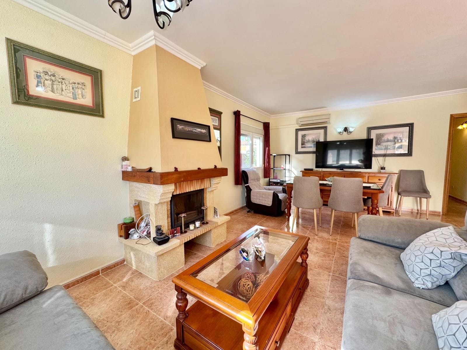 4 bedroom Townhouse for sale in Son Ferrer - € 735,000 (Ref: 9403379)