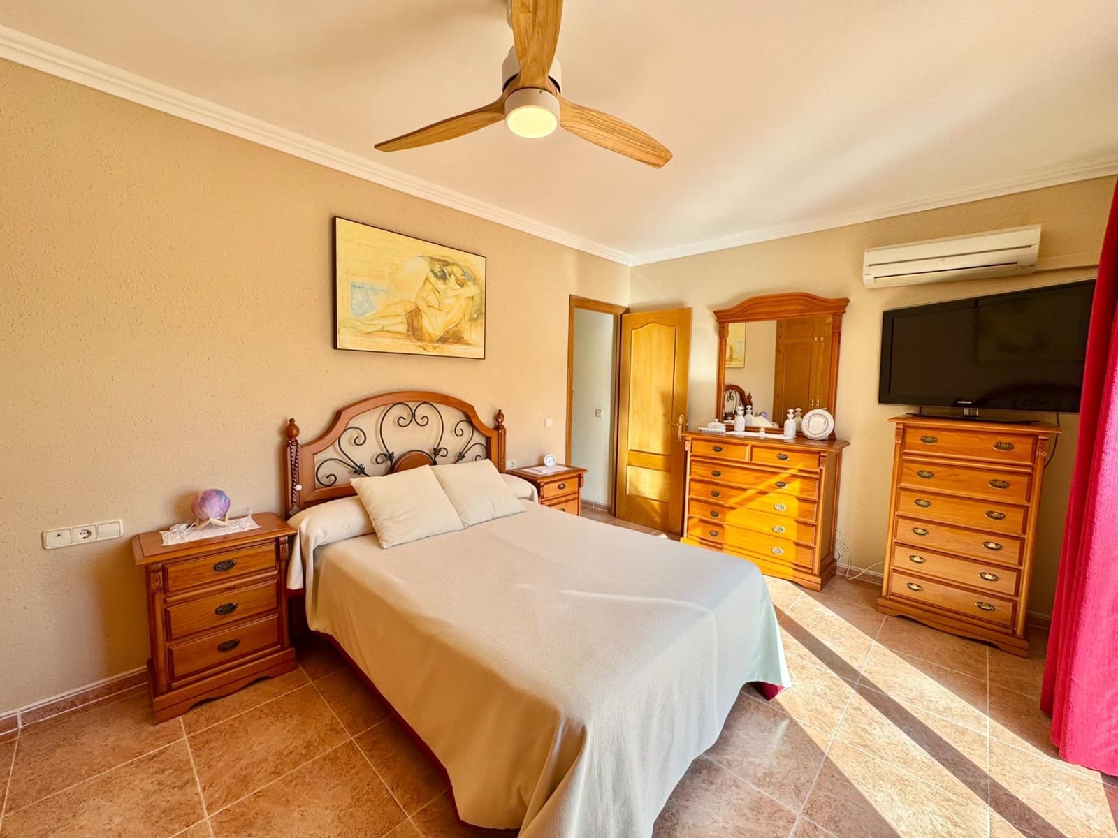 4 bedroom Townhouse for sale in Son Ferrer - € 735,000 (Ref: 9403379)