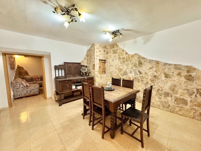 3 bedroom Townhouse for sale in Porreres with garage - € 319,000 (Ref: 9409303)