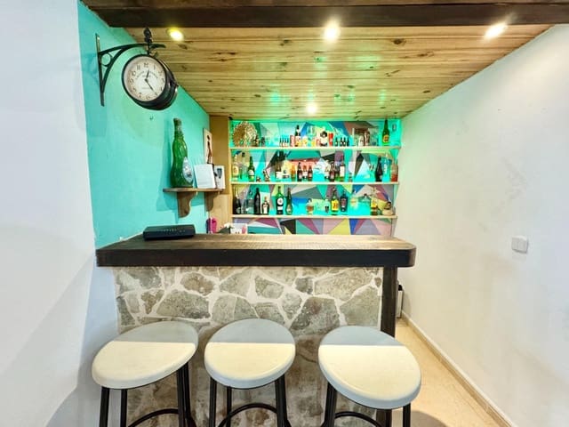 3 bedroom Townhouse for sale in Porreres with garage - € 319,000 (Ref: 9409303)