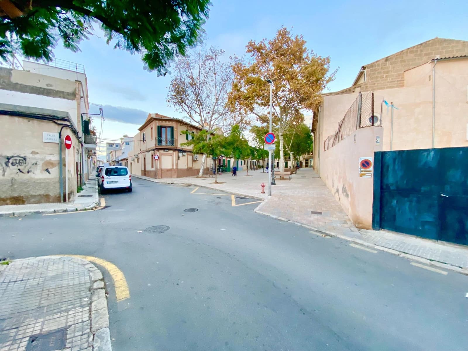 1 bedroom Commercial for sale in Coll d'en Rabassa - € 160,000 (Ref: 9440076)