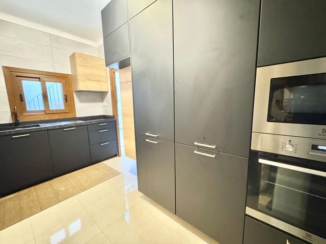 4 sovrum Lägenhet till salu i Manacor - 298 000 € (Ref: 9440077)