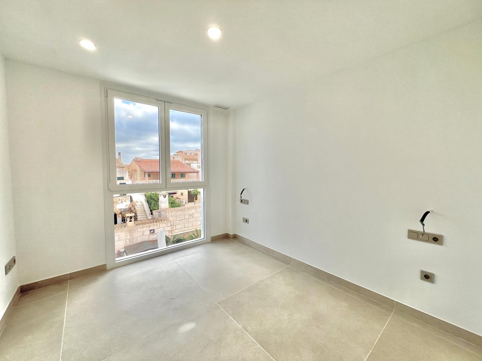 3 bedroom Flat for sale in Ses Salines - € 650,000 (Ref: 9449131)