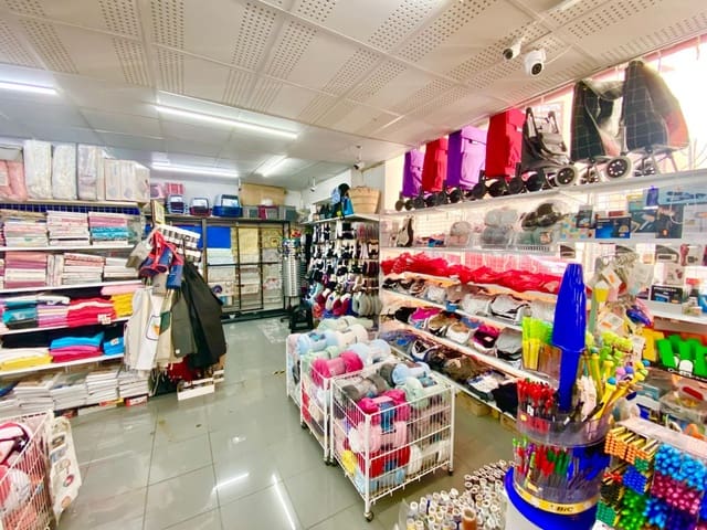 Commercial for sale in Foners, Palma de Mallorca - € 990,000 (Ref: 9468451)