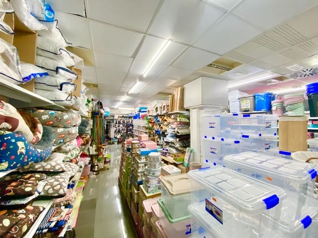 Commercial for sale in Foners, Palma de Mallorca - € 990,000 (Ref: 9468451)