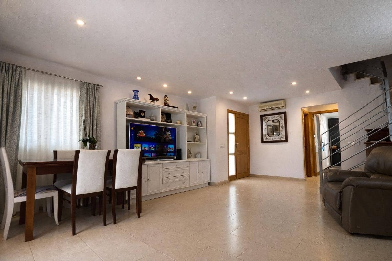 3 bedroom Semi-detached Villa for sale in Palmanyola with garage - € 625,000 (Ref: 9470369)
