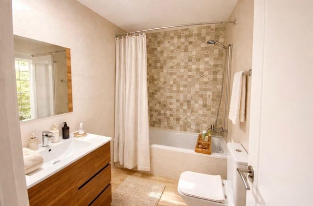 Appartement de 2 chambres à louer à Santa Catalina, Palma de Mallorca - 2 000 € (Ref: 9481328)