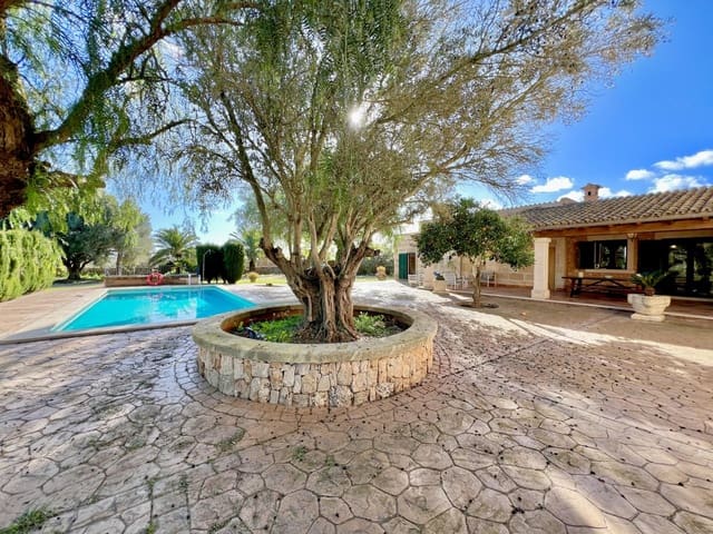 6 bedroom Finca/Country House for rent in Campos with pool garage - € 3,500 (Ref: 9502241)