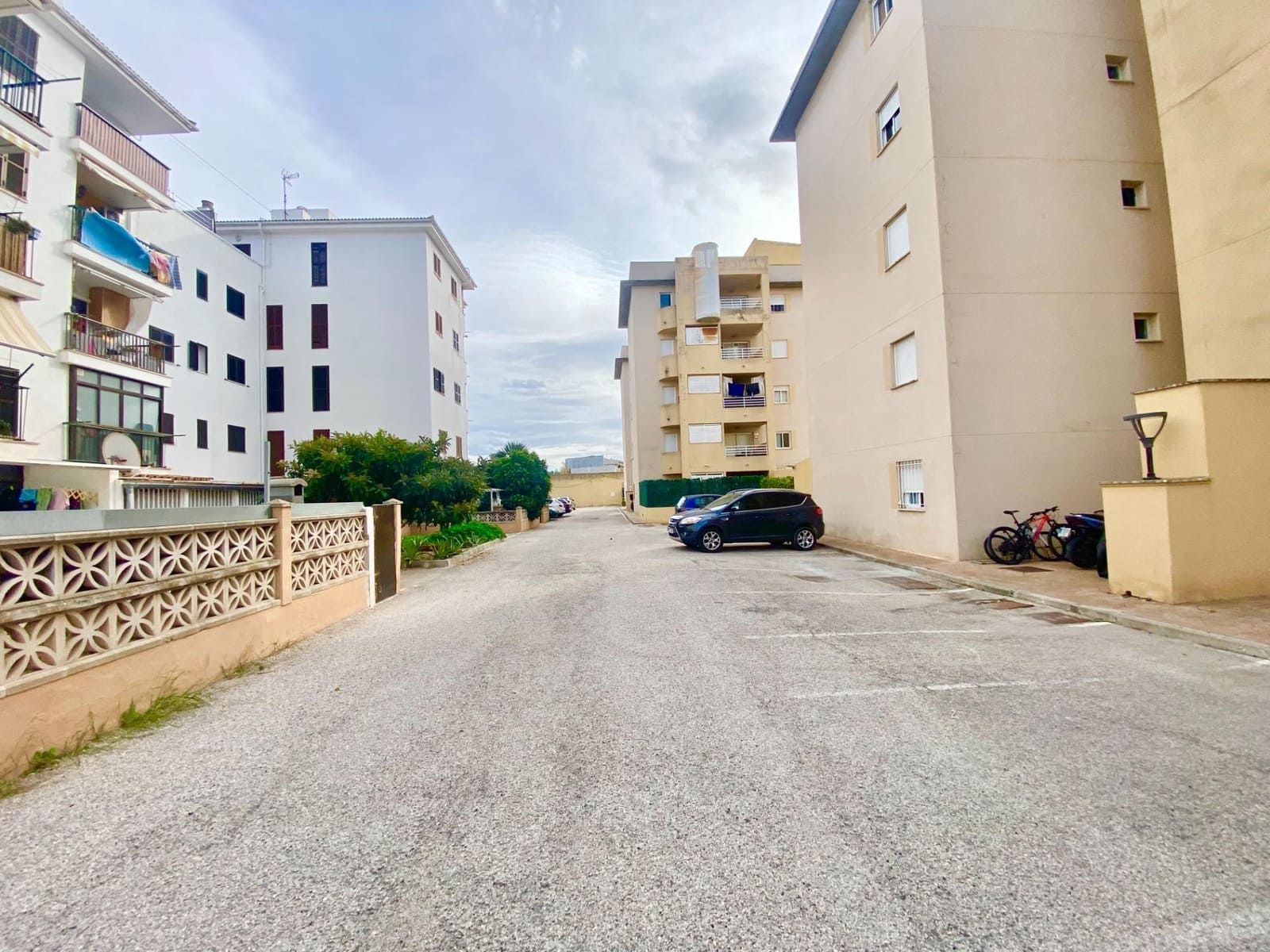 2 slaapkamer Flat te koop in Puerto de Alcudia met garage - € 285.000 (Ref: 9516076)