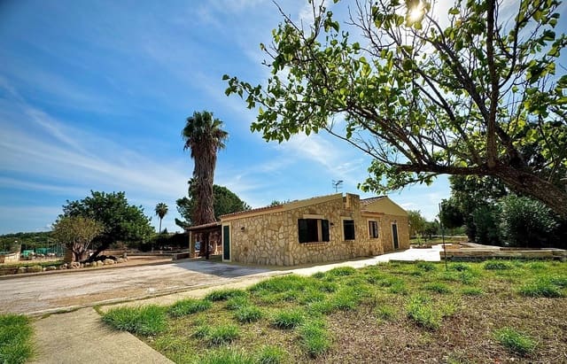 3 bedroom Finca/Country House for sale in Búger with garage - € 980,000 (Ref: 9518871)