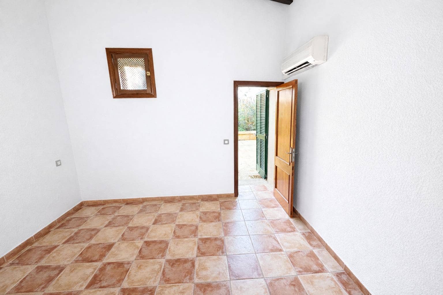 3 bedroom Finca/Country House for sale in Buger with garage - € 980,000 (Ref: 9518871)