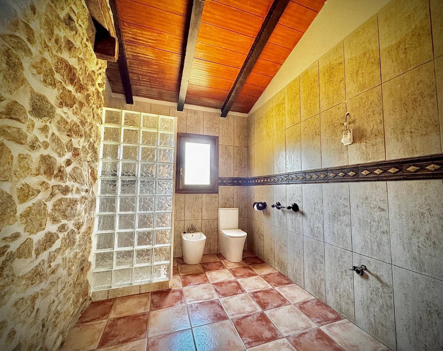 3 sypialnia Finka/Dom wiejski na sprzedaż w Buger z garażem - 980 000 € (Ref: 9518871)