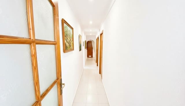 3 bedroom Flat for rent in Palma de Mallorca - € 2,000 (Ref: 9535886)