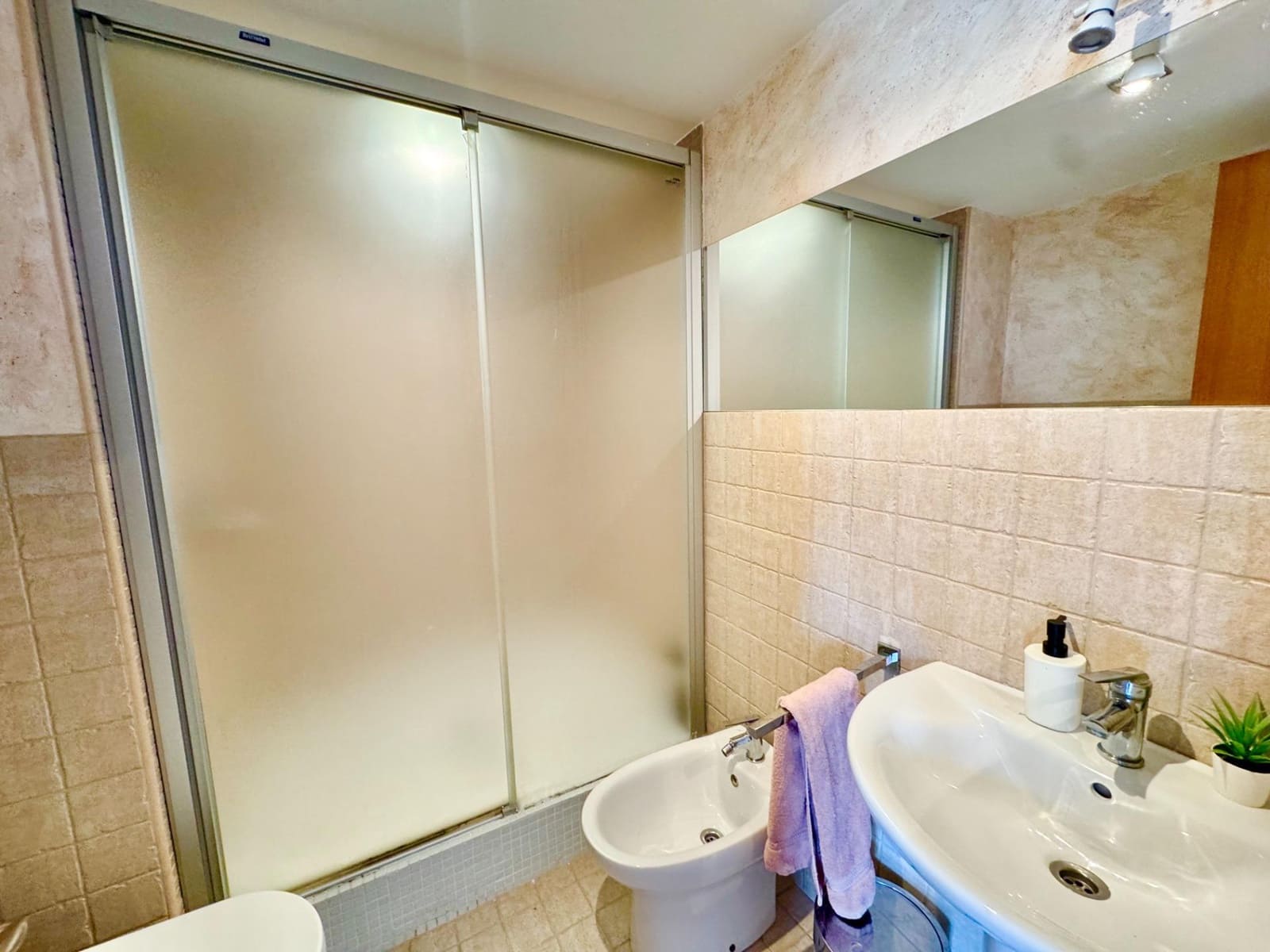 2 bedroom Flat for sale in Palma de Mallorca with garage - € 459,000 (Ref: 9555795)