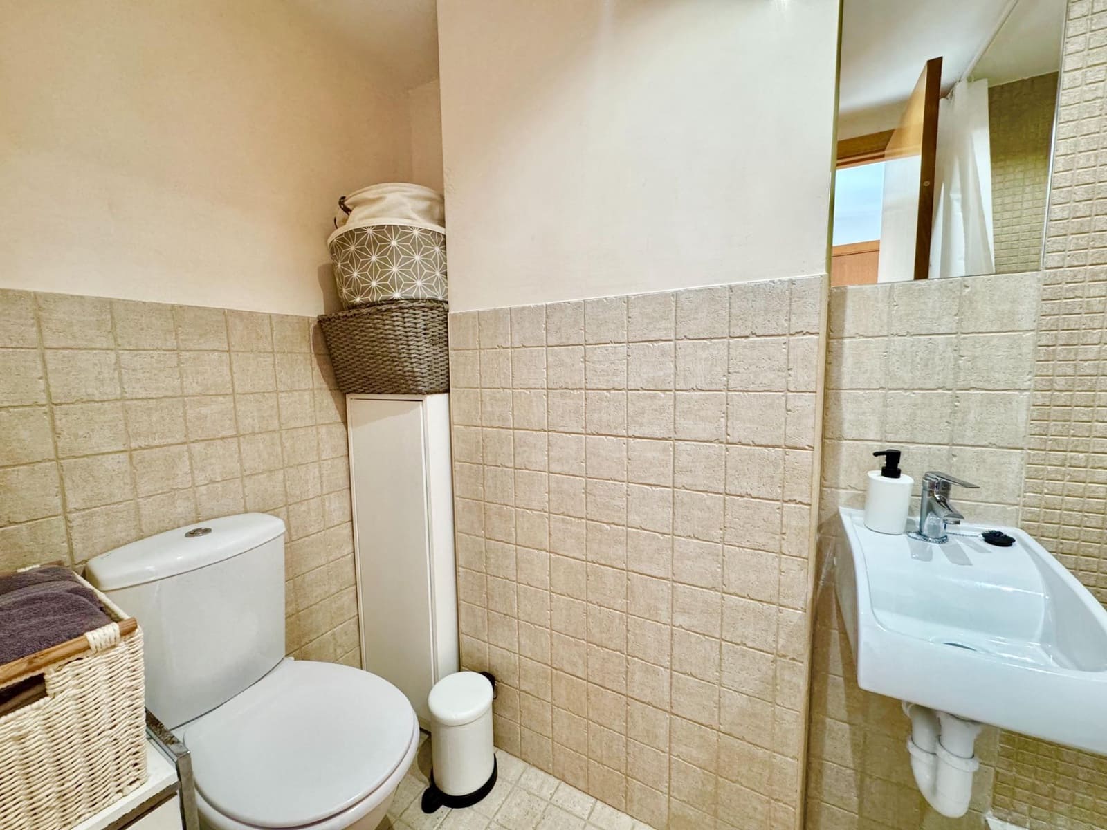 2 bedroom Flat for sale in Palma de Mallorca with garage - € 459,000 (Ref: 9555795)