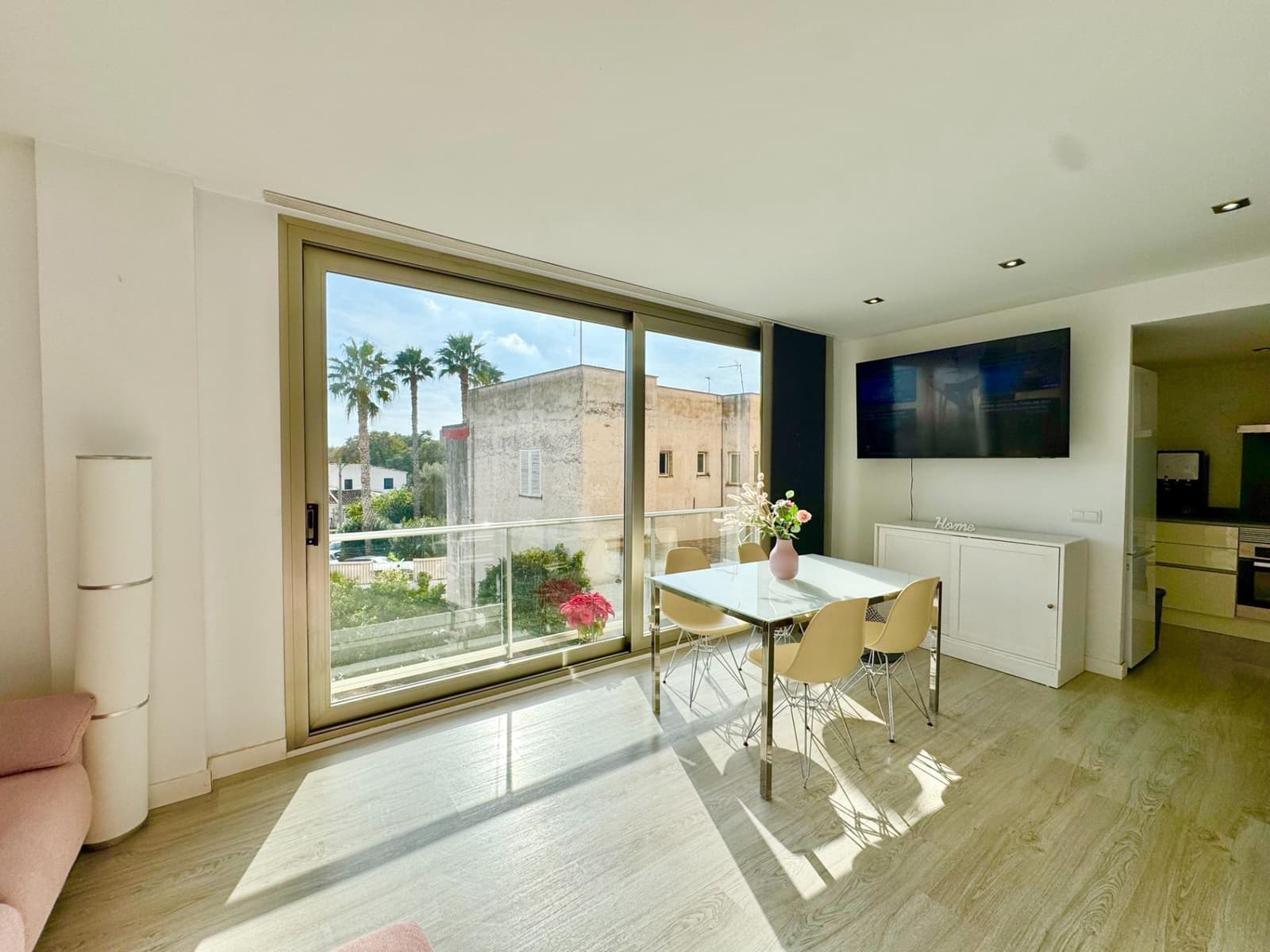 2 bedroom Flat for sale in Palma de Mallorca with garage - € 459,000 (Ref: 9555795)
