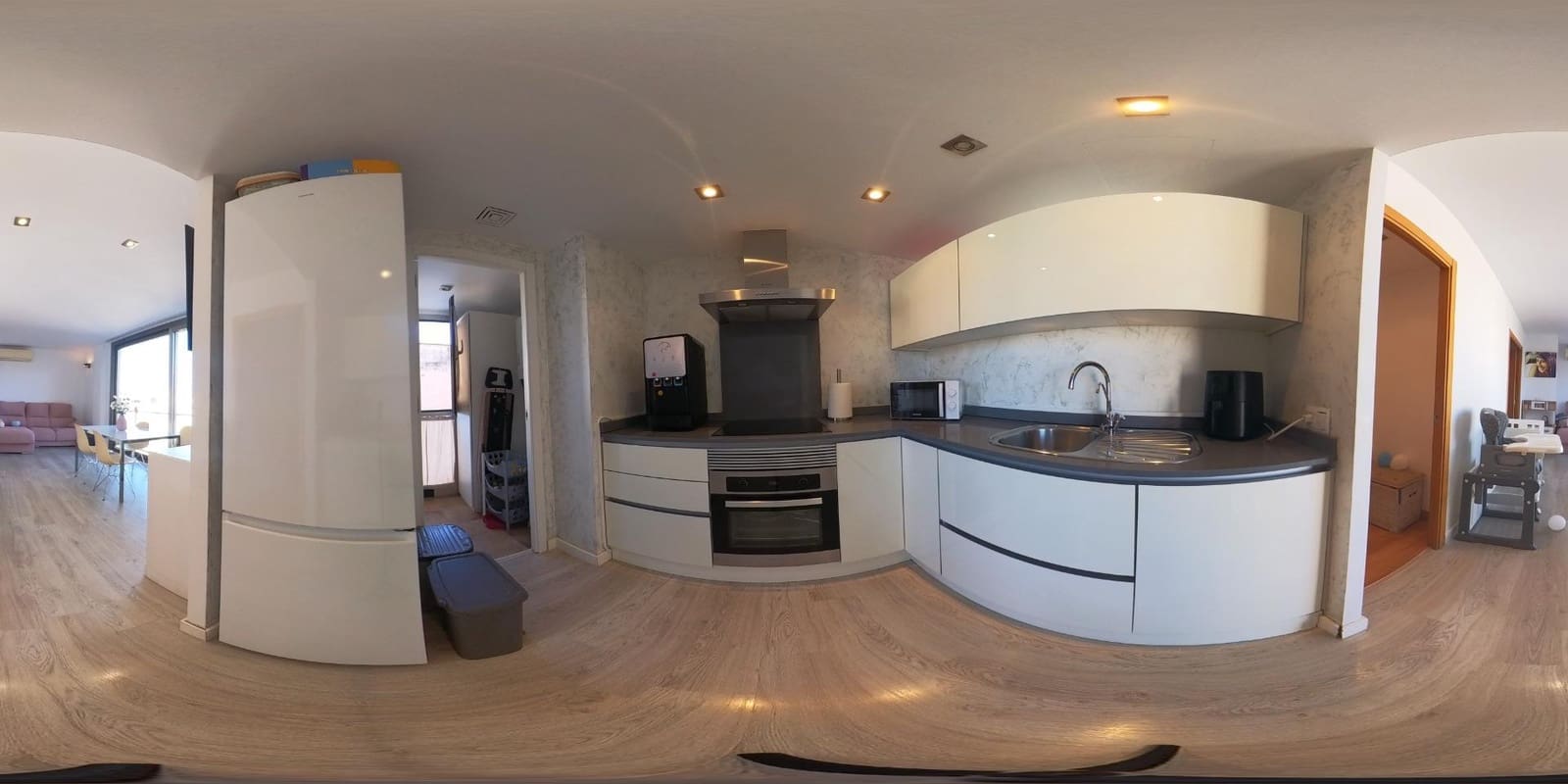 2 bedroom Flat for sale in Palma de Mallorca with garage - € 459,000 (Ref: 9555795)