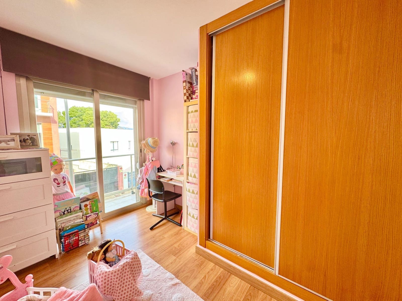 2 bedroom Flat for sale in Palma de Mallorca with garage - € 459,000 (Ref: 9555795)