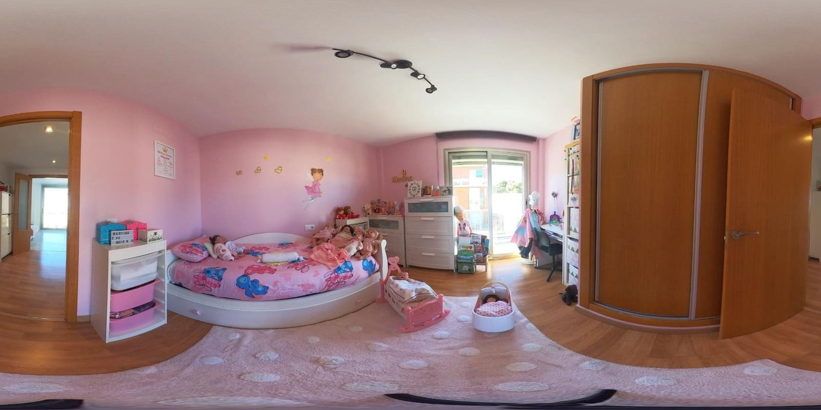 2 bedroom Flat for sale in Palma de Mallorca with garage - € 459,000 (Ref: 9555795)