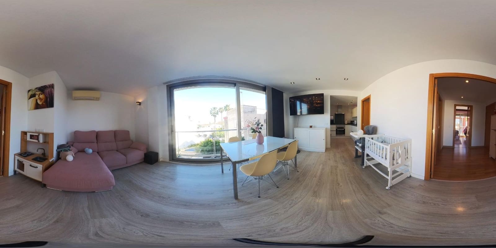 2 bedroom Flat for sale in Palma de Mallorca with garage - € 459,000 (Ref: 9555795)