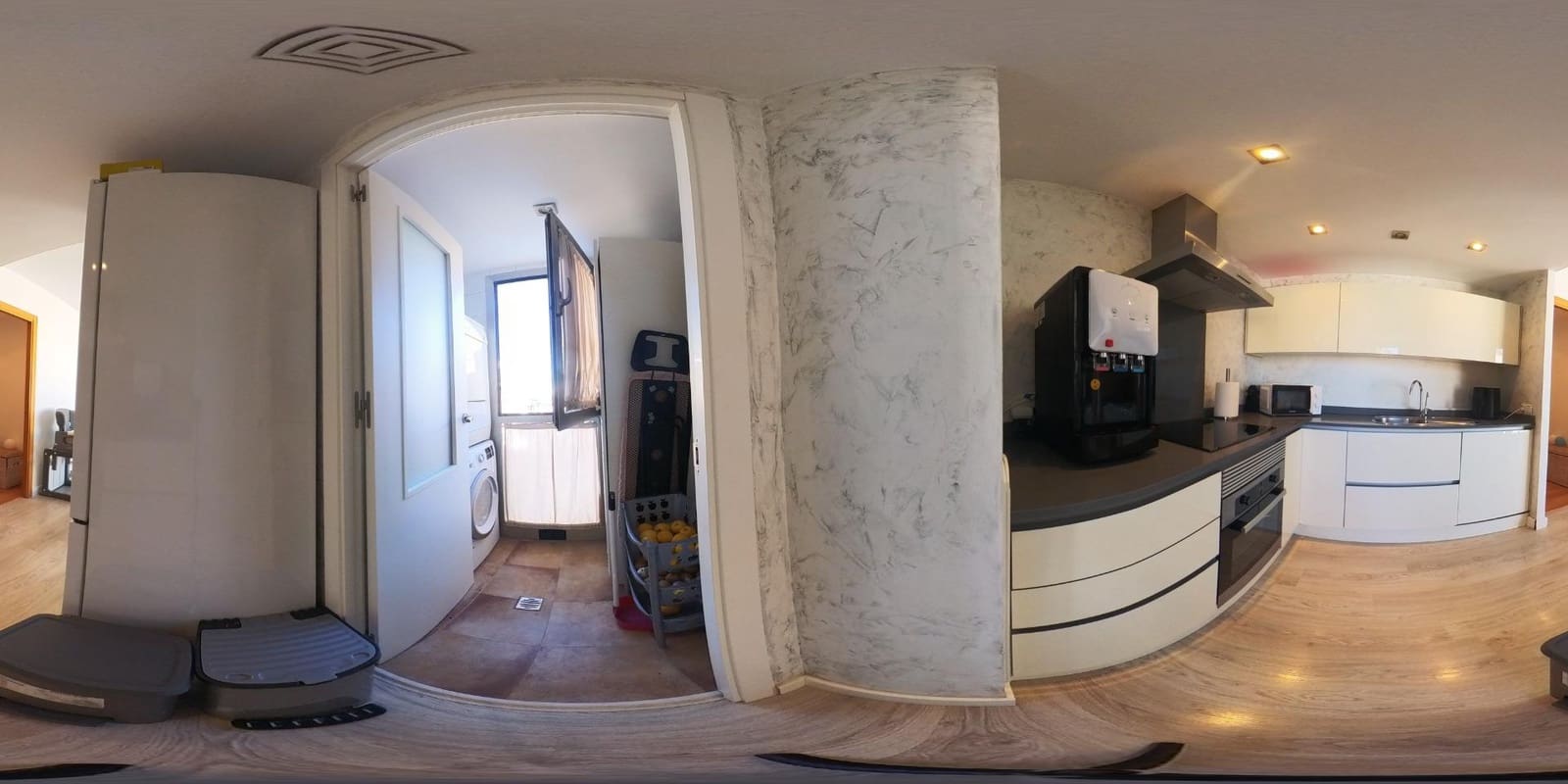 2 bedroom Flat for sale in Palma de Mallorca with garage - € 459,000 (Ref: 9555795)