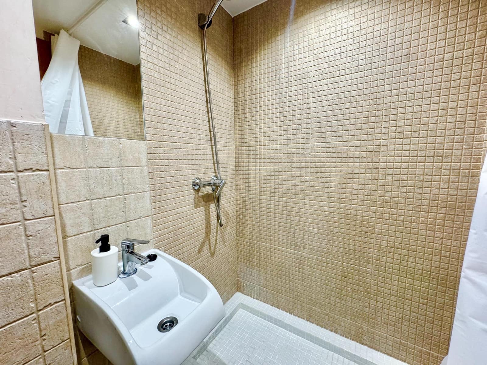 2 bedroom Flat for sale in Palma de Mallorca with garage - € 459,000 (Ref: 9555795)