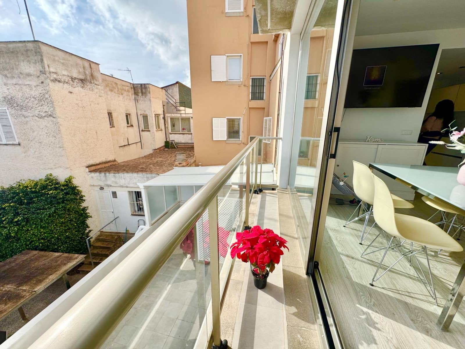 2 bedroom Flat for sale in Palma de Mallorca with garage - € 459,000 (Ref: 9555795)