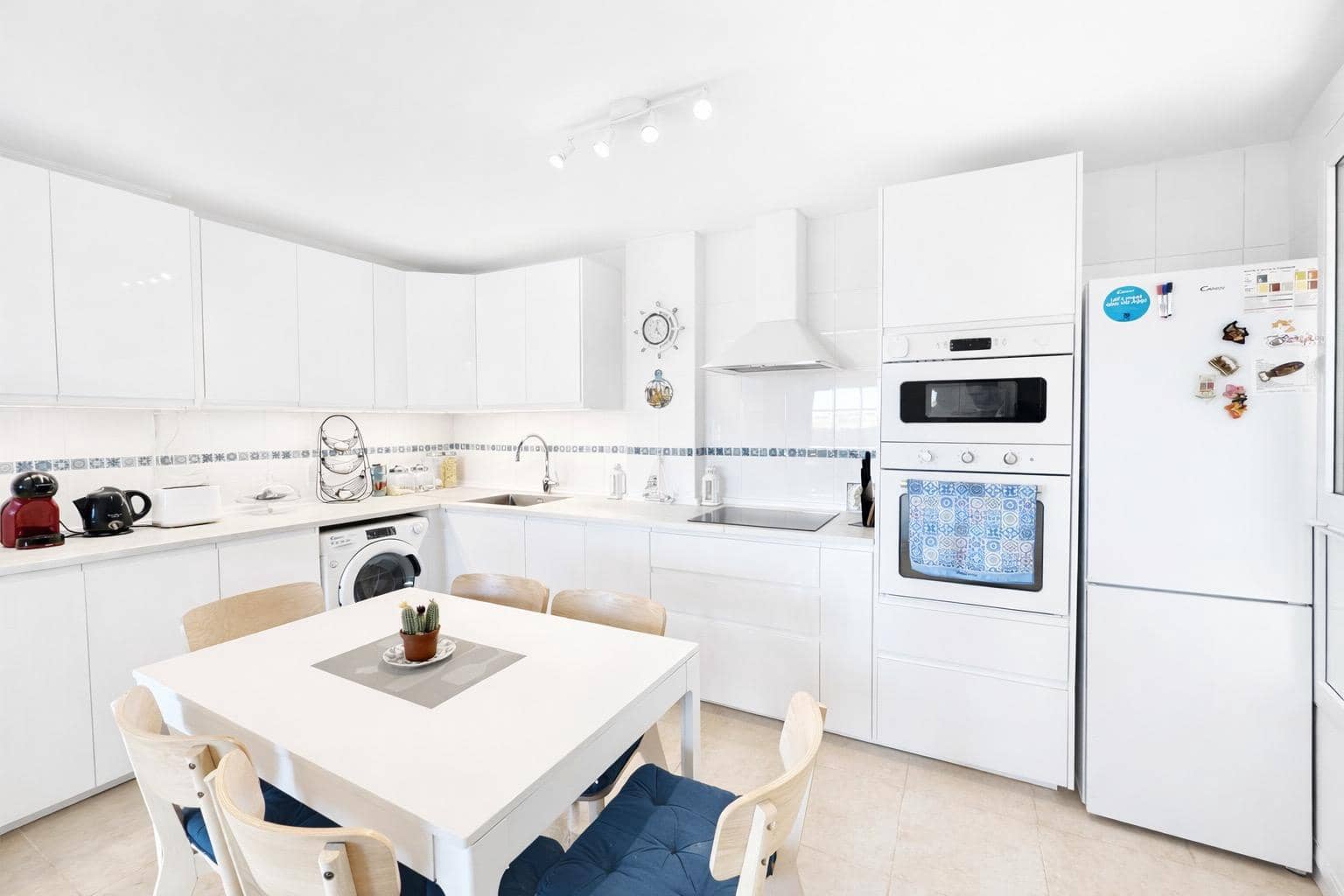 2 bedroom Flat for sale in Campos with garage - € 295,000 (Ref: 9596088)