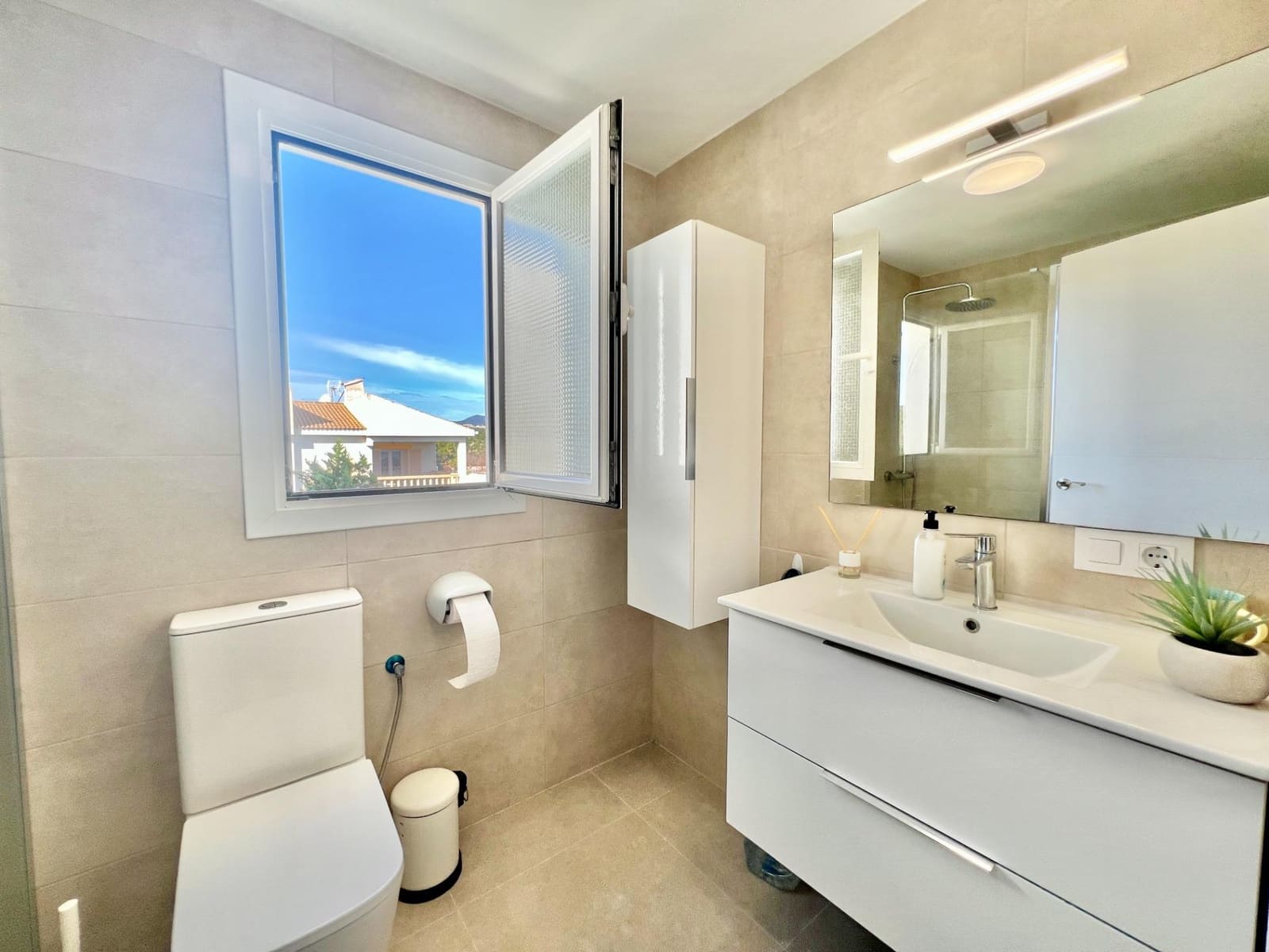 2 Zimmer Wohnung zu vermieten in Portocolom - 1.650 € (Ref: 9625517)