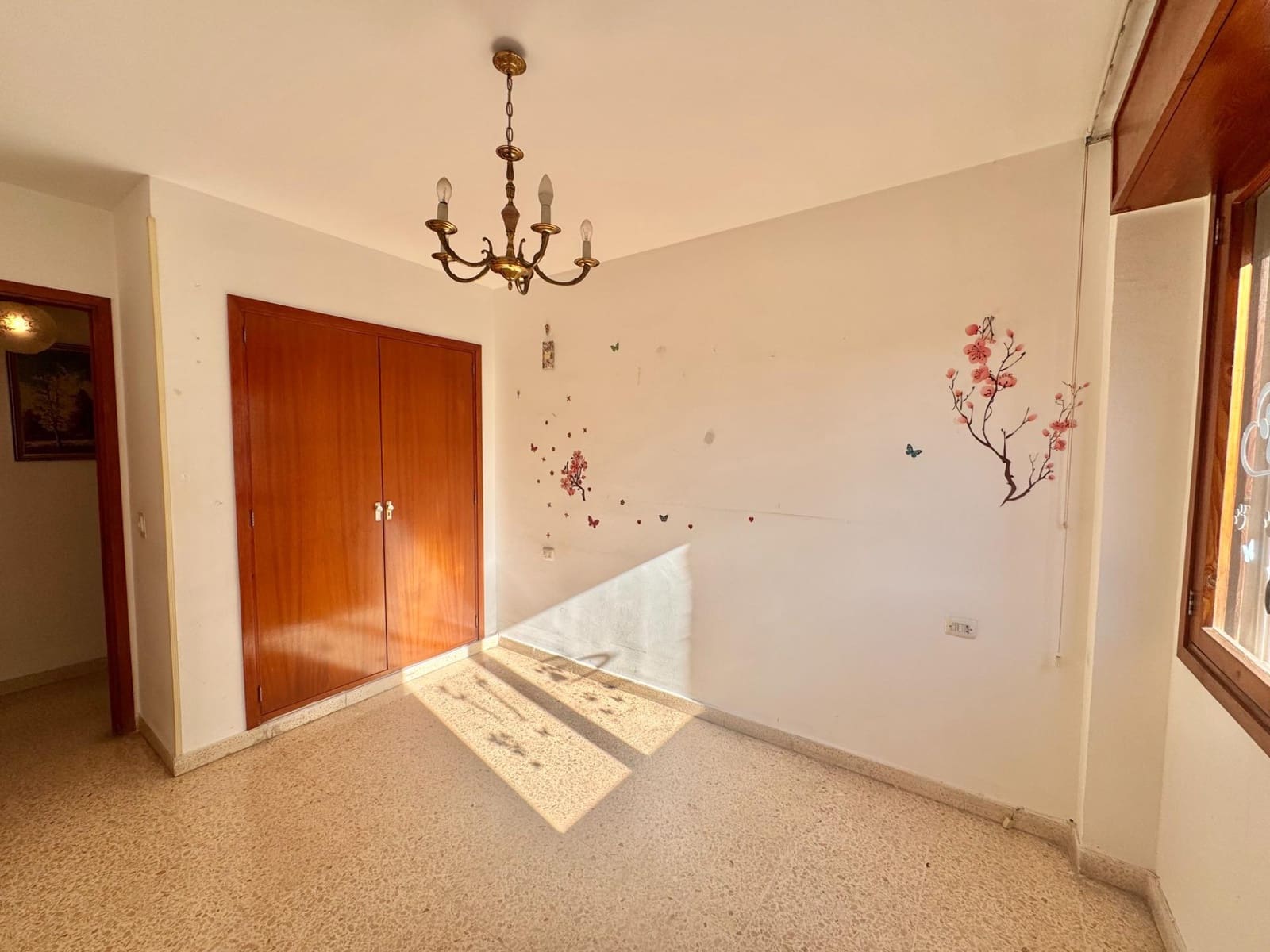 3 bedroom Flat for sale in Palma de Mallorca with garage - € 315,000 (Ref: 9627455)