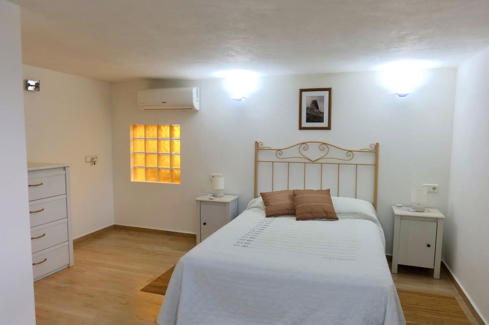 4 bedroom Villa for sale in Ses Salines with garage - € 1,200,000 (Ref: 9650359)