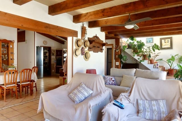 Chalet de 4 habitaciones en Ses Salines en venta con garaje - 1.085.000 € (Ref: 9650359)