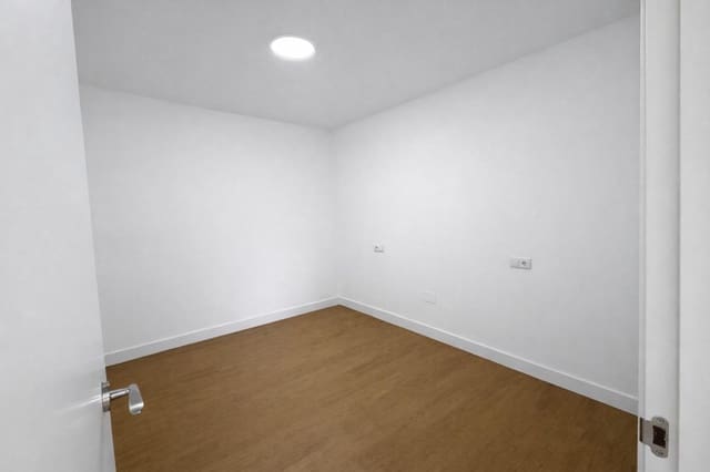 3 sypialnia Mieszkanie do wynajęcia w Langreo - 625 € (Ref: 9686380)