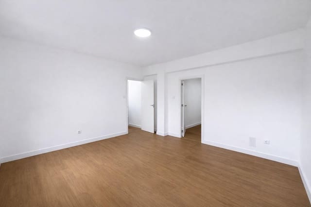 3 sypialnia Mieszkanie do wynajęcia w Langreo - 625 € (Ref: 9686380)