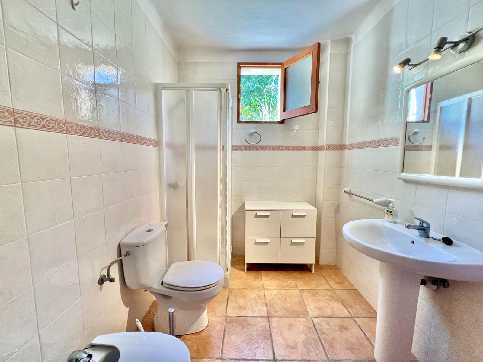 4 bedroom Finca/Country House for rent in Campos with pool garage - € 3,000 (Ref: 9690567)