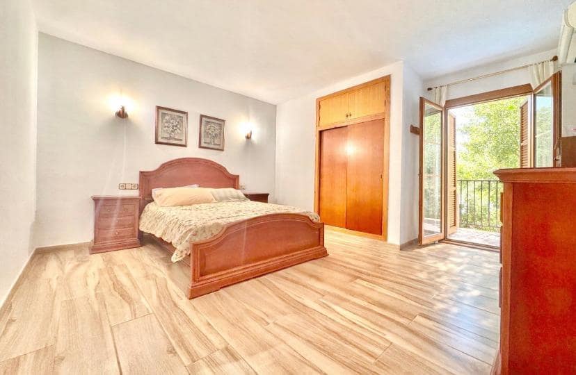 3 bedroom Beach Apartment for sale in Palma de Mallorca with garage - € 1,299,000 (Ref: 9690570)