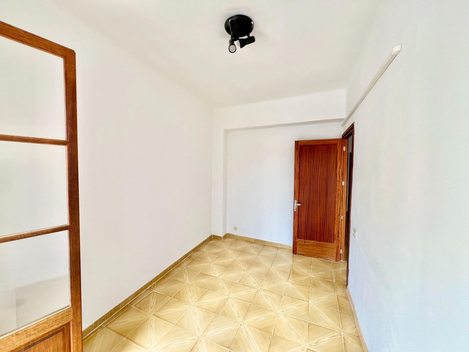 3 bedroom Flat for rent in Campos - € 1,200 (Ref: 9695296)