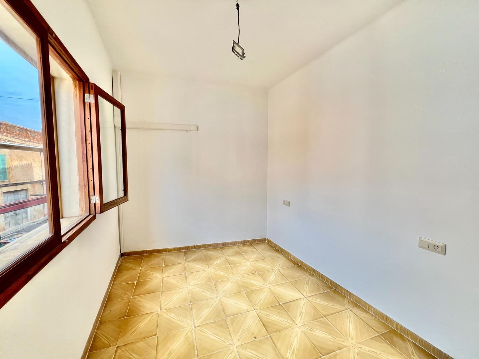 3 bedroom Flat for rent in Campos - € 1,200 (Ref: 9695296)