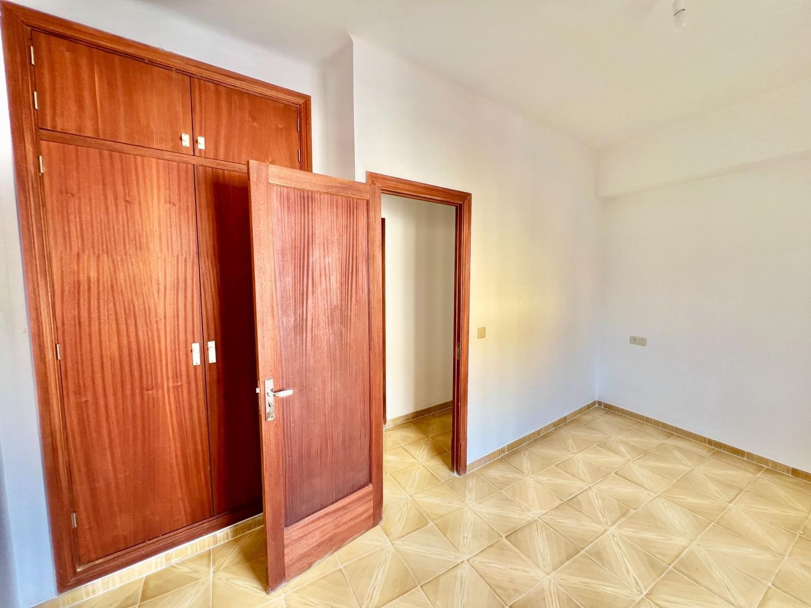 3 bedroom Flat for rent in Campos - € 1,200 (Ref: 9695296)