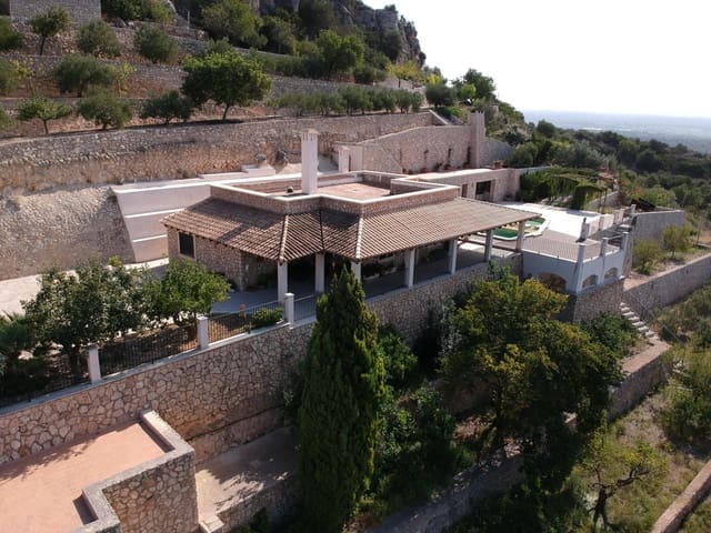 3 soveværelse Finca/Landehus til salg i Palma de Mallorca med swimmingpool garage - € 1.890.000 (Ref: 9711933)