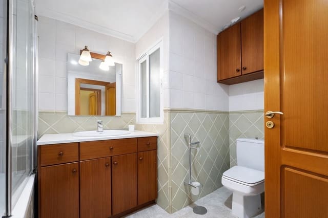 2 bedroom Flat for sale in Santa Catalina, Palma de Mallorca - € 399,000 (Ref: 9711934)