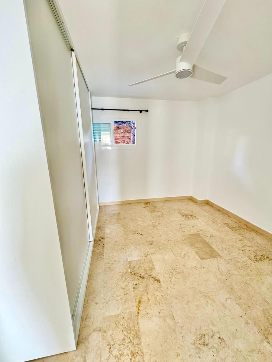 2 quarto Apartamento para arrendar em El Toro / Port Adriano - 2 000 € (Ref: 9711936)